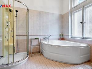 Pronájem bytu 3+1, Karlovy Vary, Sadová, 93 m2