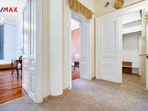 Pronájem bytu 3+1, Karlovy Vary, Sadová, 93 m2