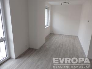 Pronájem bytu 1+kk, Havlíčkův Brod, Svatovojtěšská, 32 m2