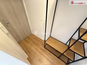 Pronájem bytu 1+kk, Praha - Smíchov, Na Valentince, 35 m2