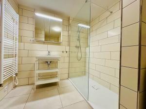 Pronájem bytu 2+kk, Praha - Smíchov, Šiklové, 58 m2