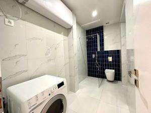 Pronájem bytu 2+kk, Praha, Zenklova, 54 m2