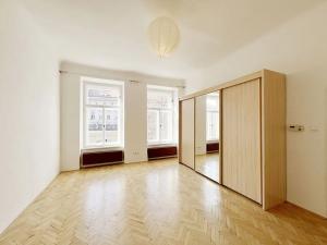 Prodej bytu 2+1, Praha - Karlín, Prvního pluku, 75 m2