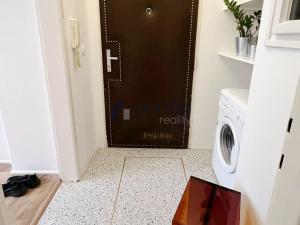 Pronájem bytu 1+kk, Praha, Kralická, 23 m2