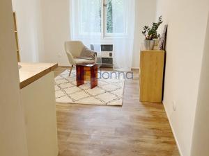 Pronájem bytu 1+kk, Praha, Kralická, 23 m2