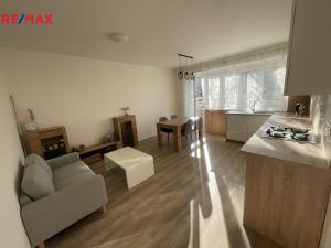Pronájem bytu 3+kk, Zlín, Věžové domy, 62 m2