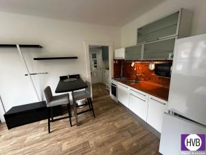 Pronájem bytu 2+kk, Praha, Pravoúhlá, 44 m2