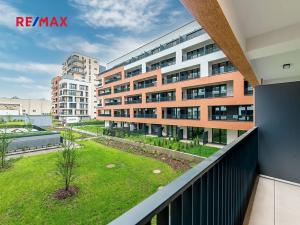 Pronájem bytu 1+kk, Praha - Hloubětín, Poděbradská, 37 m2