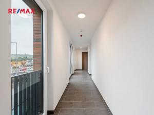 Pronájem bytu 1+kk, Praha - Hloubětín, Poděbradská, 37 m2