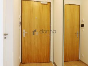 Pronájem bytu 1+kk, Praha, V třešňovce, 40 m2