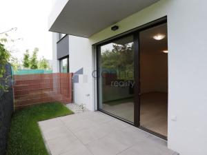 Pronájem bytu 1+kk, Praha, V třešňovce, 40 m2