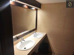 Pronájem obchodního prostoru, Kladno, Ivana Olbrachta, 160 m2