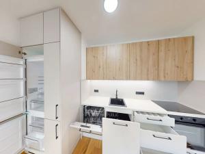 Pronájem bytu 2+kk, Praha - Modřany, Československého exilu, 58 m2