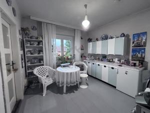 Prodej rodinného domu, Praha - Suchdol, 215 m2