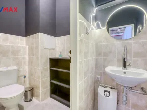 Prodej obchodního prostoru, Praha - Stodůlky, Sluneční náměstí, 109 m2