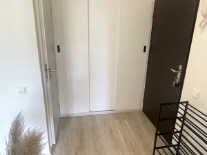 Pronájem bytu 1+1, Praha - Vršovice, Sámova, 36 m2