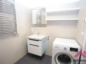 Pronájem bytu 1+kk, Praha - Karlín, Sokolovská, 35 m2