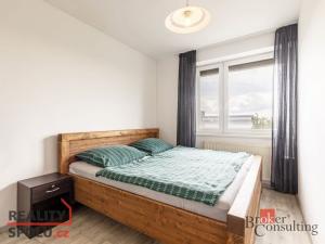Prodej bytu 3+1, Tvrdonice, Družstevní, 68 m2