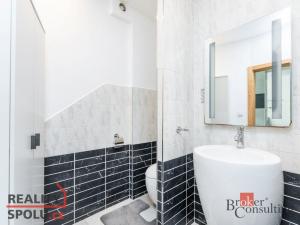 Prodej bytu 2+kk, Pardubice - Zelené Předměstí, Benešovo náměstí, 65 m2