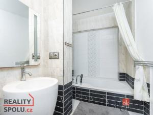Prodej bytu 2+kk, Pardubice - Zelené Předměstí, Benešovo náměstí, 65 m2