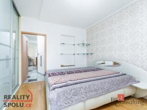 Prodej bytu 2+kk, Pardubice - Zelené Předměstí, Benešovo náměstí, 65 m2