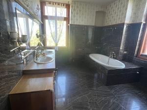 Prodej rodinného domu, Hauptstrasse, Neugersdorf, Německo, 777 m2