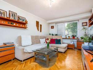 Prodej bytu 2+1, Rosice, Komenského náměstí, 58 m2