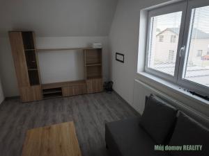 Pronájem bytu 2+1, Kostelec nad Labem - Jiřice, Okružní, 55 m2