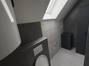Pronájem bytu 2+1, Kostelec nad Labem - Jiřice, Okružní, 55 m2