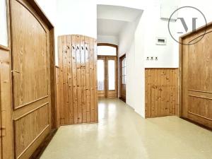 Pronájem bytu 2+1, České Budějovice, Dobrovodská, 98 m2