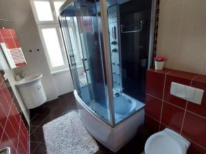 Prodej bytu 3+kk, Karlovy Vary, Na Vyhlídce, 94 m2