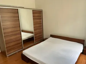 Pronájem bytu 2+kk, Praha - Karlín, Pernerova, 46 m2