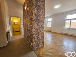 Pronájem bytu 2+kk, Praha, Husinecká, 73 m2