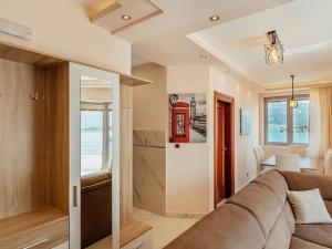 Prodej bytu 3+kk, Tivat, Černá Hora, 64 m2