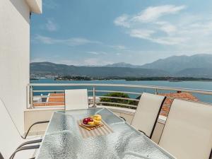 Prodej bytu 3+kk, Tivat, Černá Hora, 64 m2