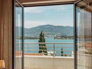 Prodej bytu 3+kk, Tivat, Černá Hora, 64 m2