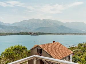 Prodej bytu 3+kk, Tivat, Černá Hora, 64 m2
