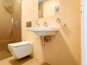 Pronájem bytu 2+kk, Praha - Holešovice, Ovenecká, 54 m2