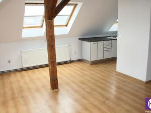 Pronájem bytu 3+kk, Králův Dvůr, náměstí Míru, 109 m2