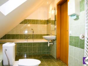 Pronájem bytu 3+kk, Králův Dvůr, náměstí Míru, 109 m2