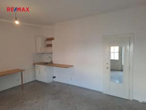Pronájem obchodního prostoru, Praha - Střešovice, Na Malovance, 26 m2