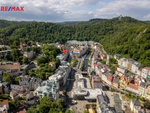 Prodej obchodního prostoru, Karlovy Vary, Divadelní náměstí, 115 m2