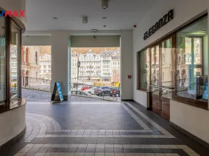 Prodej obchodního prostoru, Karlovy Vary, Divadelní náměstí, 115 m2