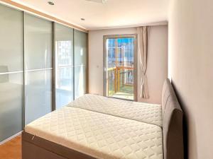 Pronájem bytu 3+kk, Praha - Vinohrady, Korunní, 76 m2