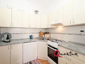 Pronájem bytu 3+1, Praha - Holešovice, Janovského, 88 m2