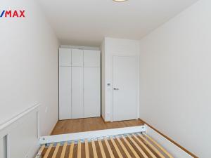 Pronájem bytu 2+kk, Praha - Modřany, Československého exilu, 45 m2