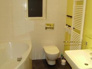 Pronájem bytu 2+kk, Praha, Malátova, 62 m2