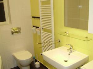 Pronájem bytu 2+kk, Praha, Malátova, 62 m2
