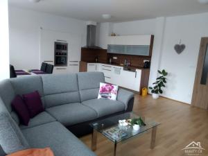 Pronájem bytu 2+kk, Jihlava, Věžní, 80 m2