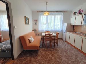 Pronájem bytu 1+1, Praha, Bělinského, 36 m2